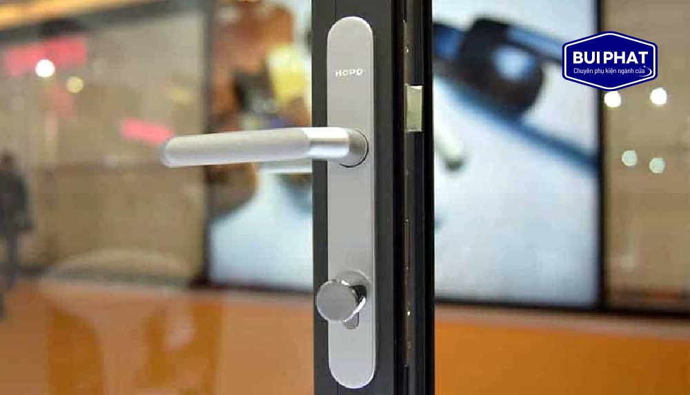 Các loại khóa cửa nhôm kính