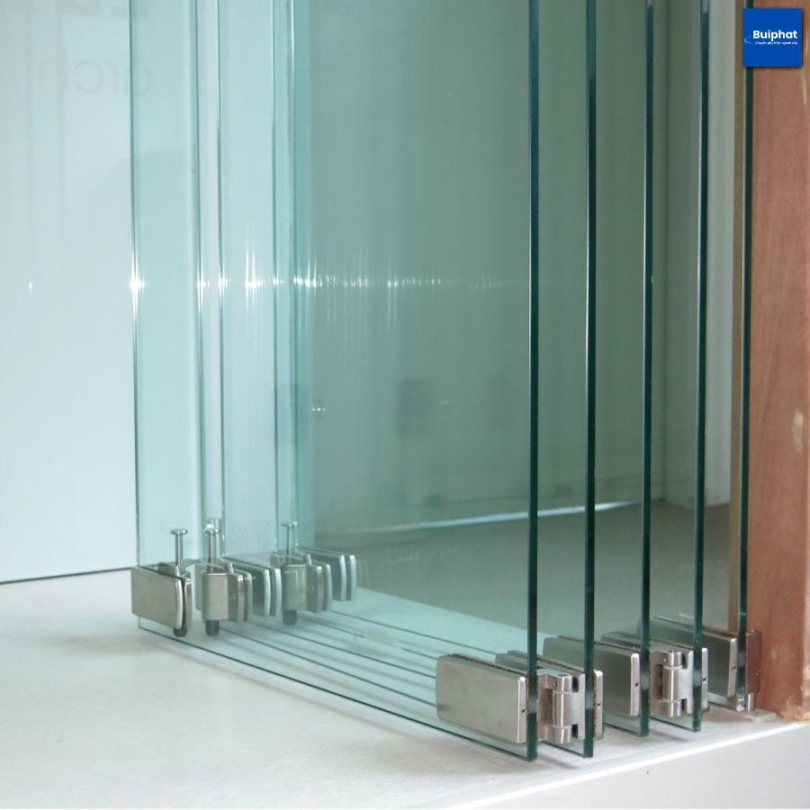 Phụ kiện cửa kính xếp trượt 4 cánh